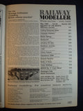 1 - Railway modeller - May 1989 - Contents page shown in photos