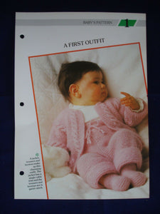 A first outfit Baby's jumper knitting pattern 18 - 20 in chest
